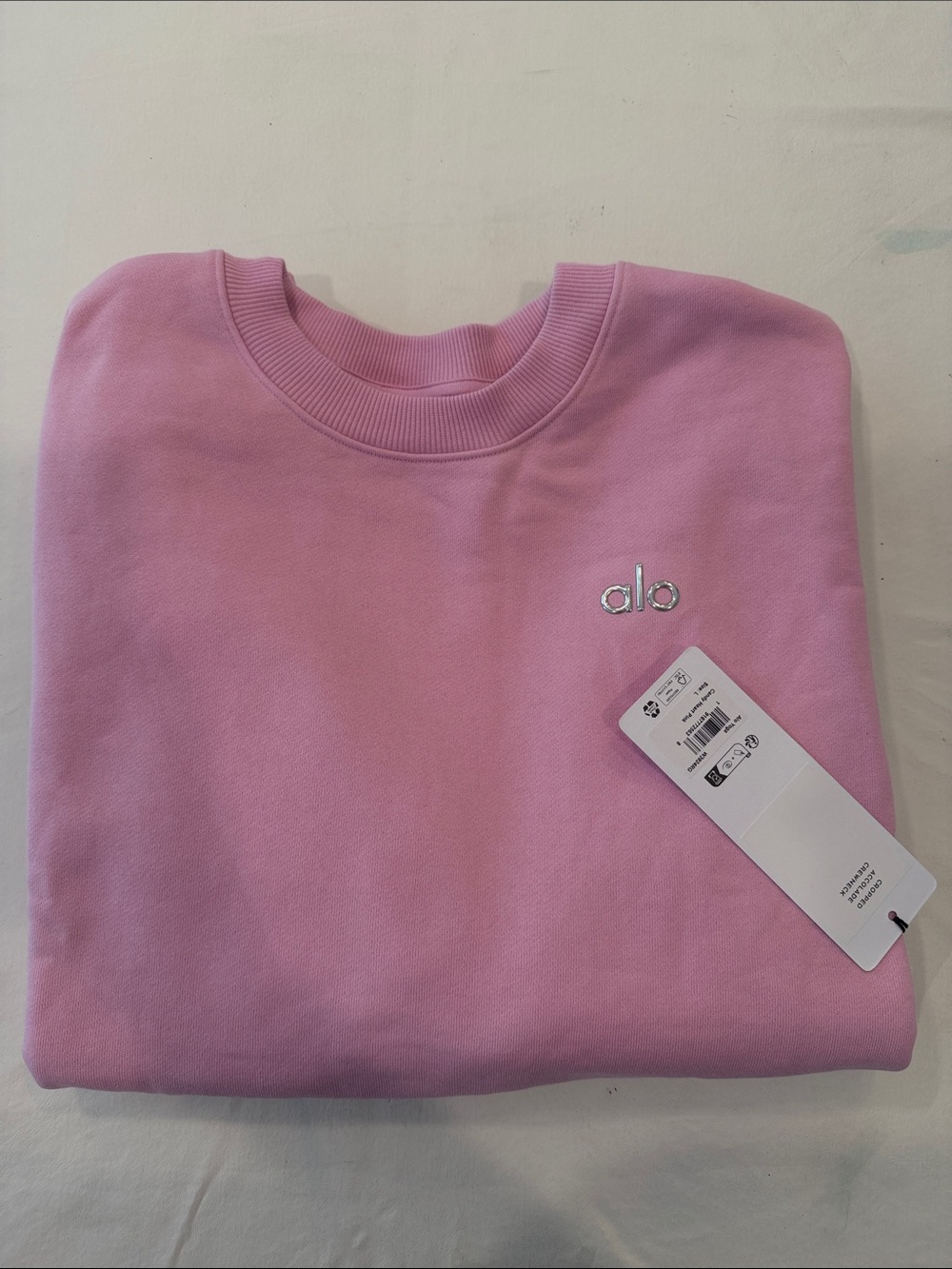 Alo cropped Accolade Crewneck size L in Candy Heart Pink - Picture 2 of 4